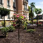 La Souveraine Отель 3*