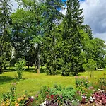 La Souveraine Отель