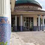 La Souveraine Отель