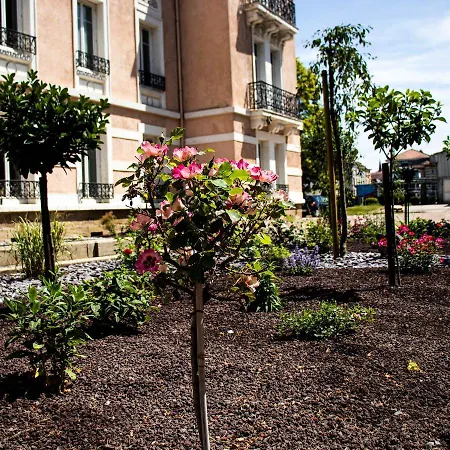 La Souveraine Hotel 3*