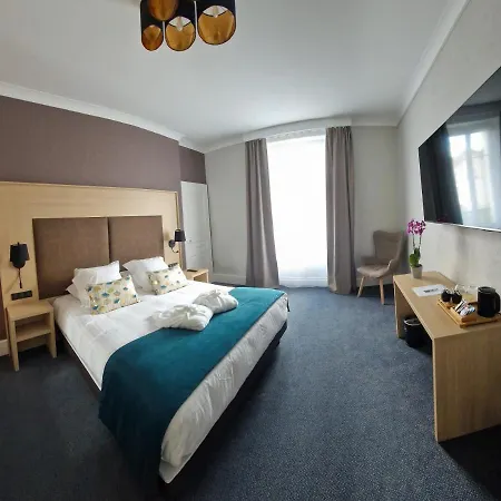 Hotel La Souveraine 3*