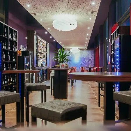 Hotel La Souveraine 3*