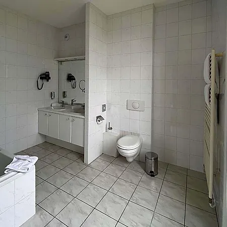 La Souveraine 3*