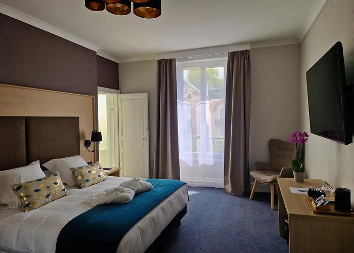 Hotel La Souveraine 3*