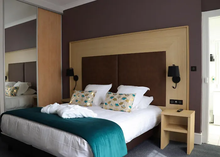 La Souveraine Hotel 3*