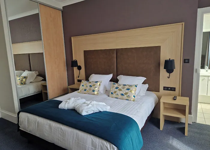 Hotel La Souveraine 3*